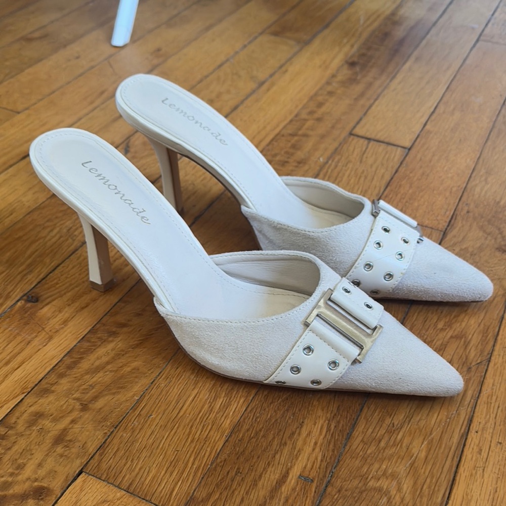 Lemon White Heeled Shoes with Textured Finish